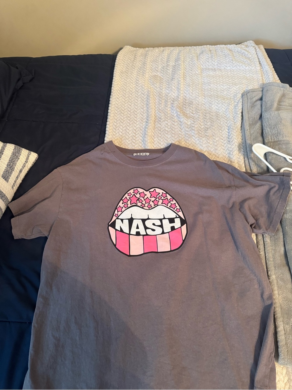 NASH Graphic Short-Sleeve Tee in Charcoal with Pink Lip Motif